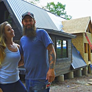 TIMELAPSE- House Built By Couple in 20 Minutes